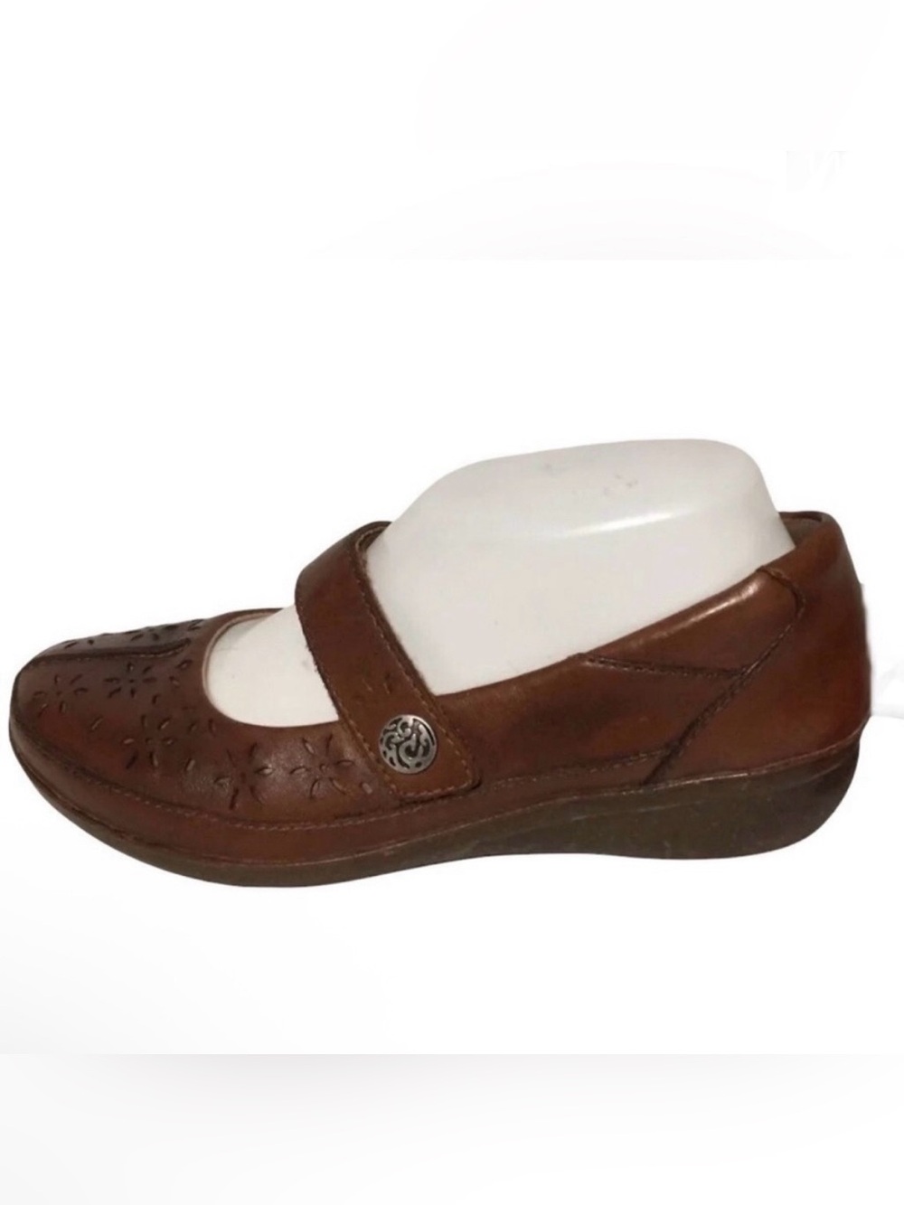 Clarks Collection Everlay Bai Brown Leather Floral Laser Cut Mary Jane Flats 6